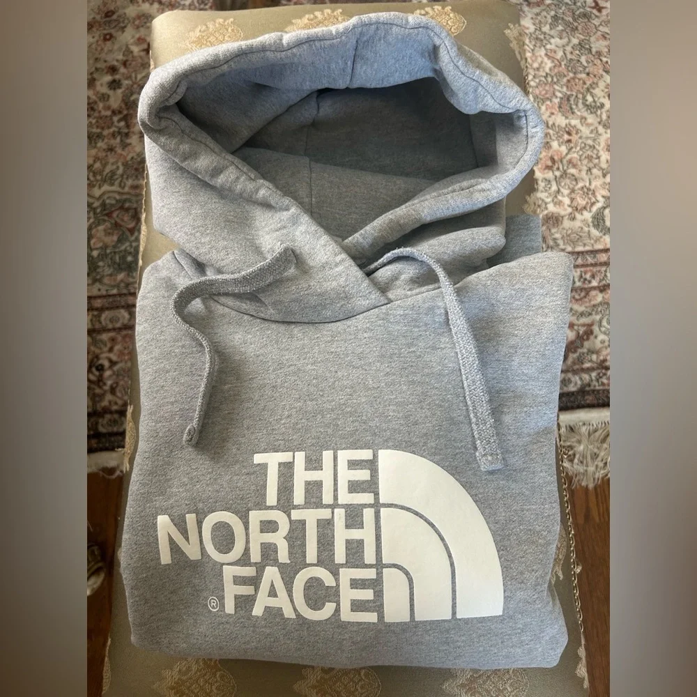 The North Face Gray Logo Hoodie Pullover Fleece Streetwear Athleisure Medium
